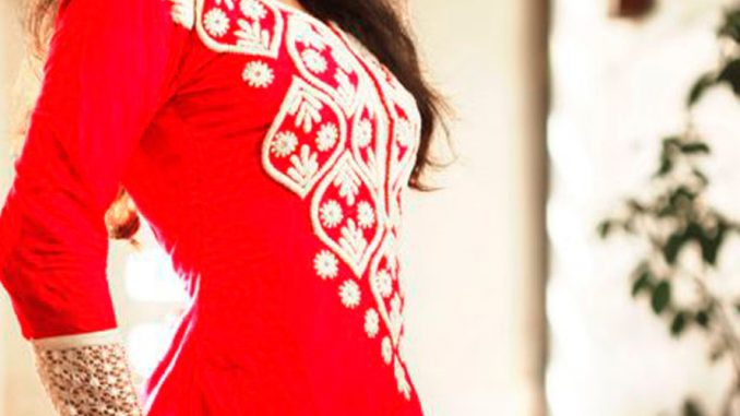 Kussum Arora debuts with Gulabi Gang